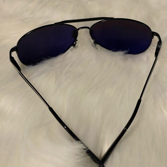 Black Silver Classic UV400 Polarized Alloy Driving Sunglasses - Picture 2 of 3